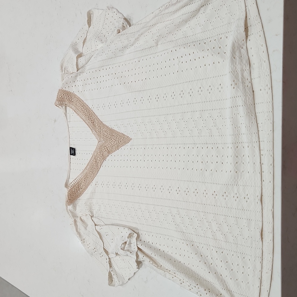 0X Women's Eyelet Top with Contrast Neck